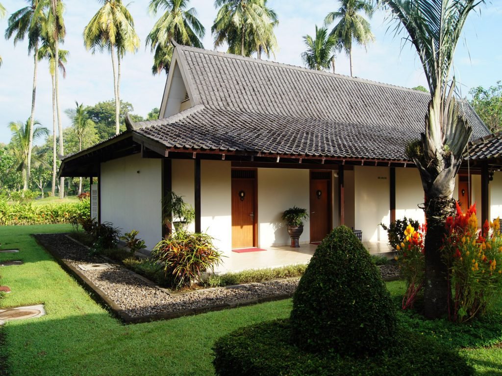 Borobudur, Manohara hotel | Rama Tours