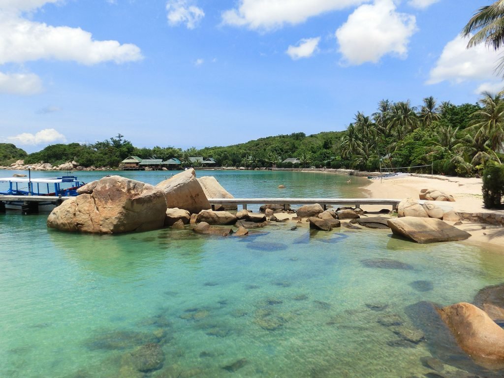 Whale Island Resort | Rama Tours