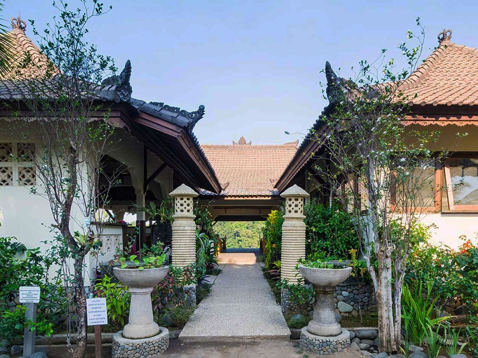 Senaru Rinjani Lodge  Hotel Lombok Rama Tours