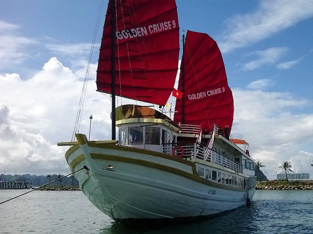 Halong Bay, Bai Tho cruise | Rama Tours