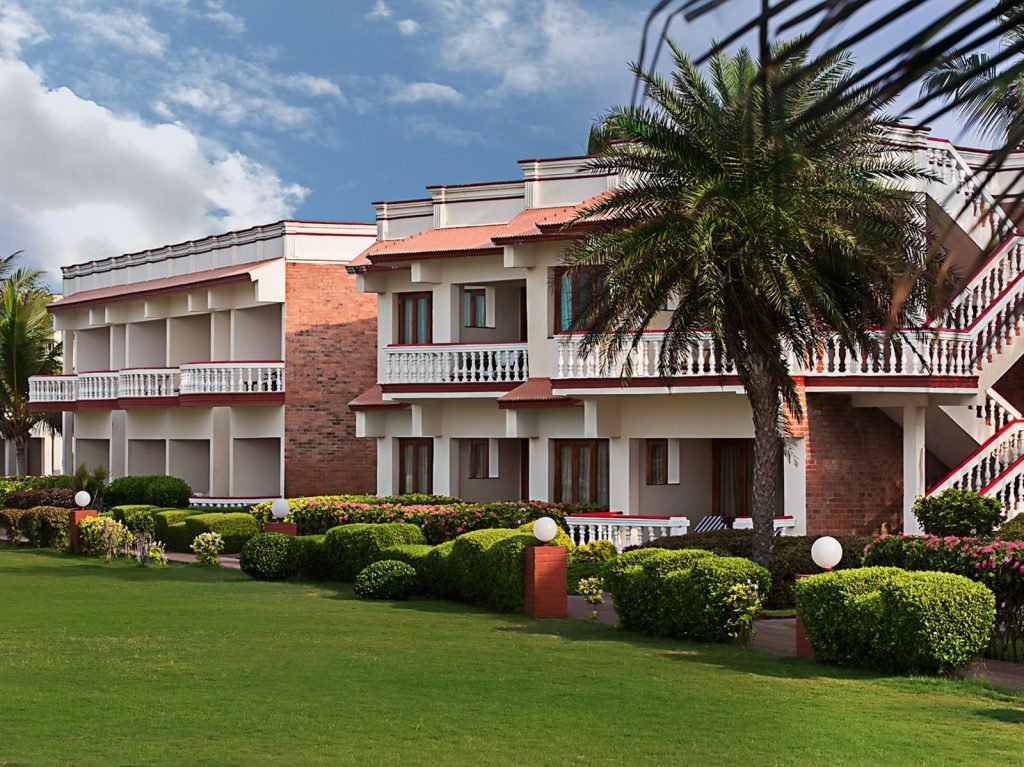 Mahabalipuram (Mamallapuram), Ideal Beach resort | Rama Tours