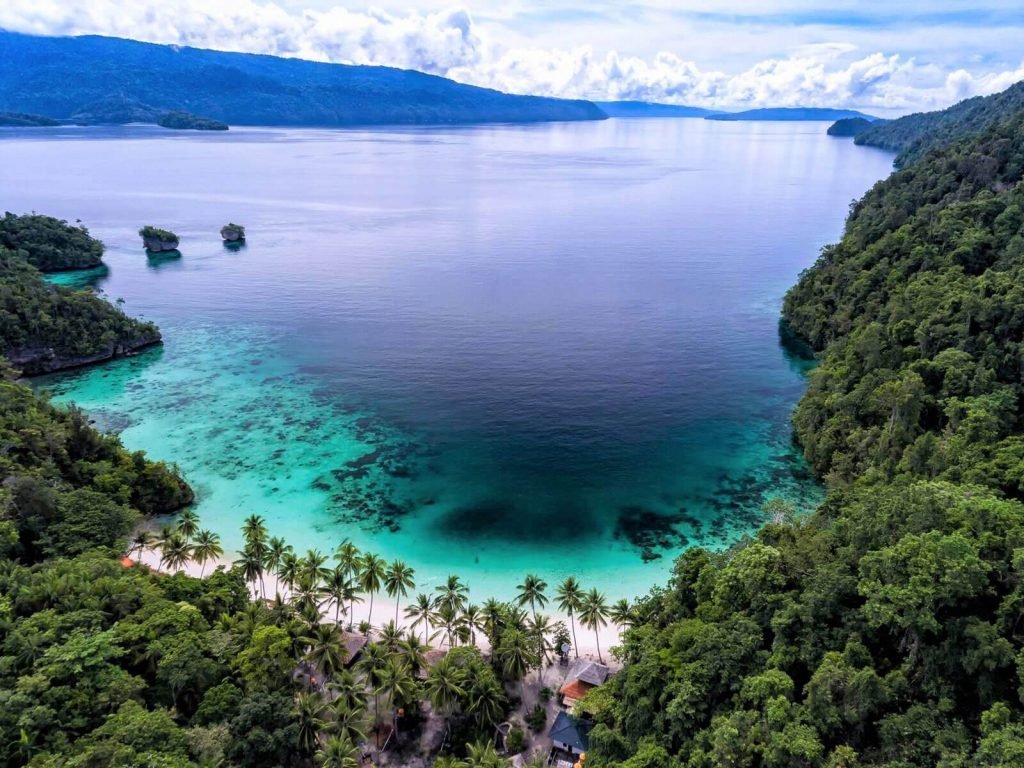 Kaimana, Triton Bay Divers | Rama Tours
